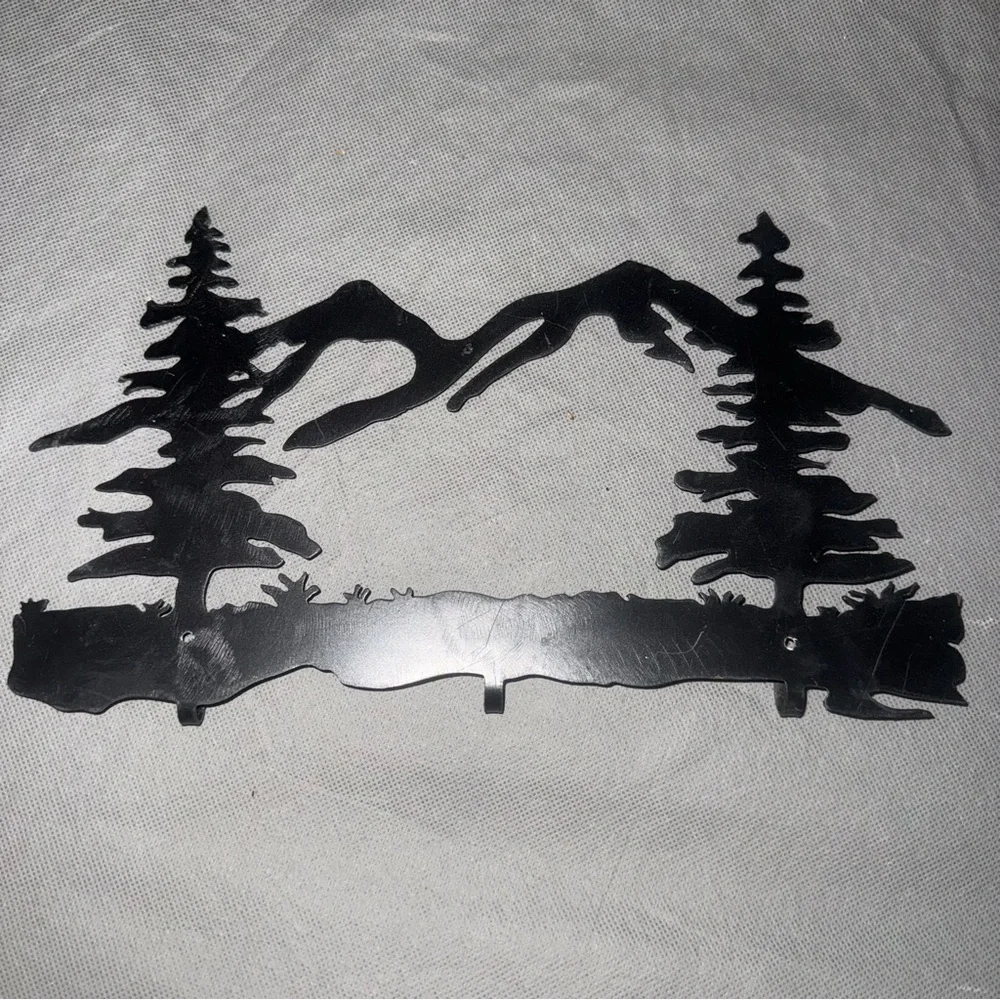 Metal Mountain Scene Pines Key Holder Wall Mount Cabin
